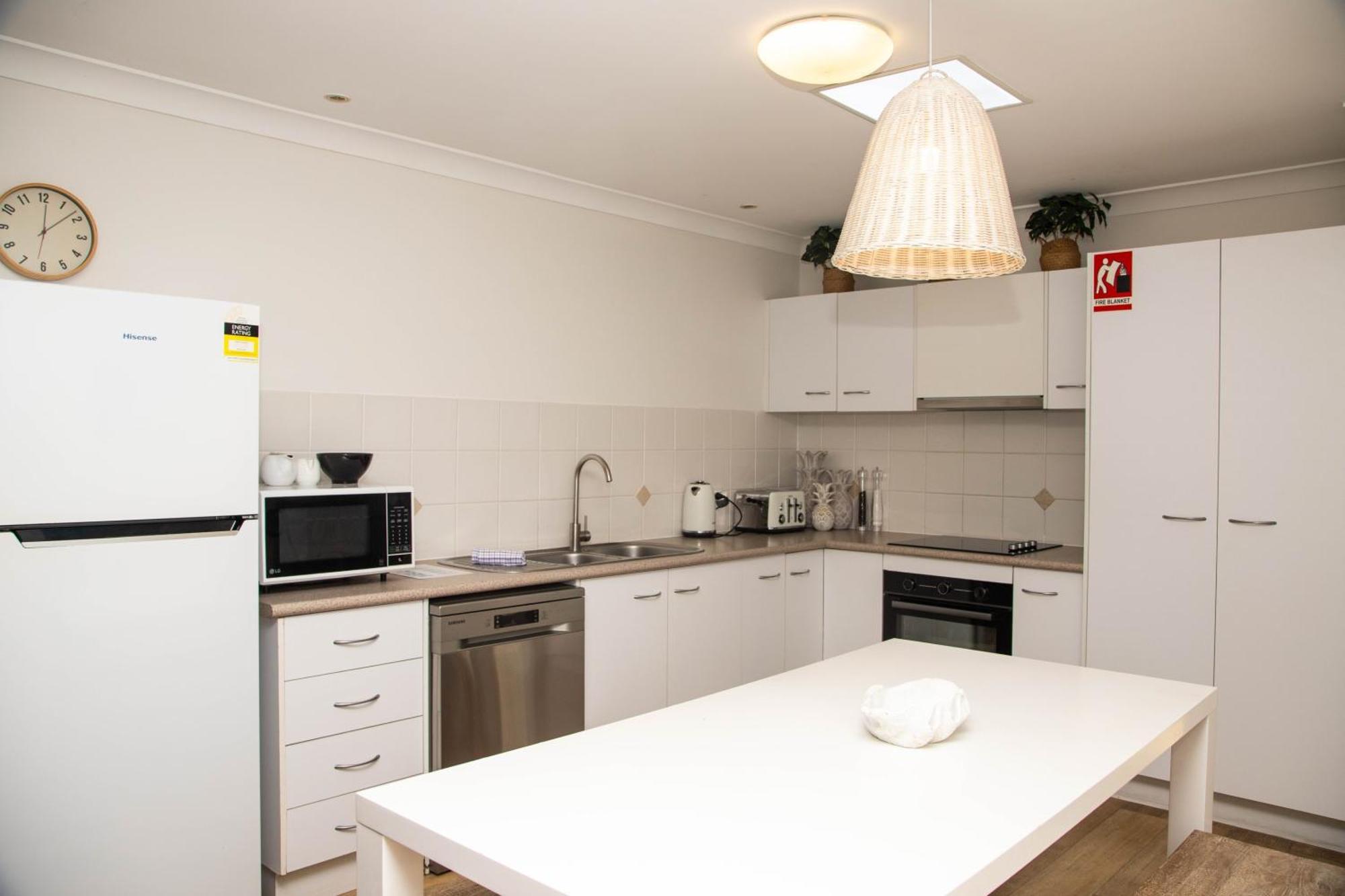 Byron Lakeside Holiday Apartments Byron Bay Dış mekan fotoğraf